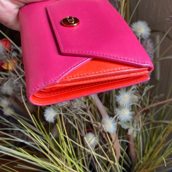 🌸🚫SOLD🚫 Authentic Vintage Christian Dior Leather Bifold Wallet - Picture 5 of 11